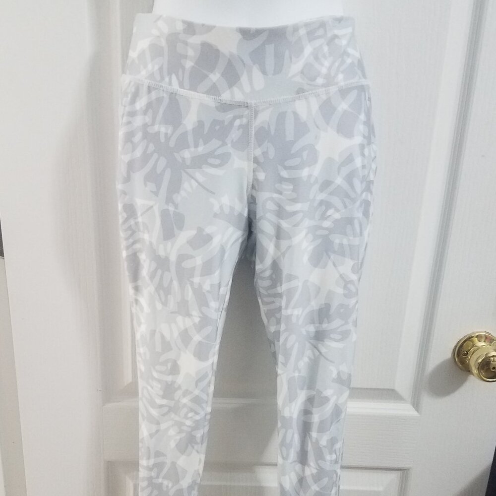 Jockey Gray Camo Leggings w/ Criss Cross Detail at ankle SMALL EUC
